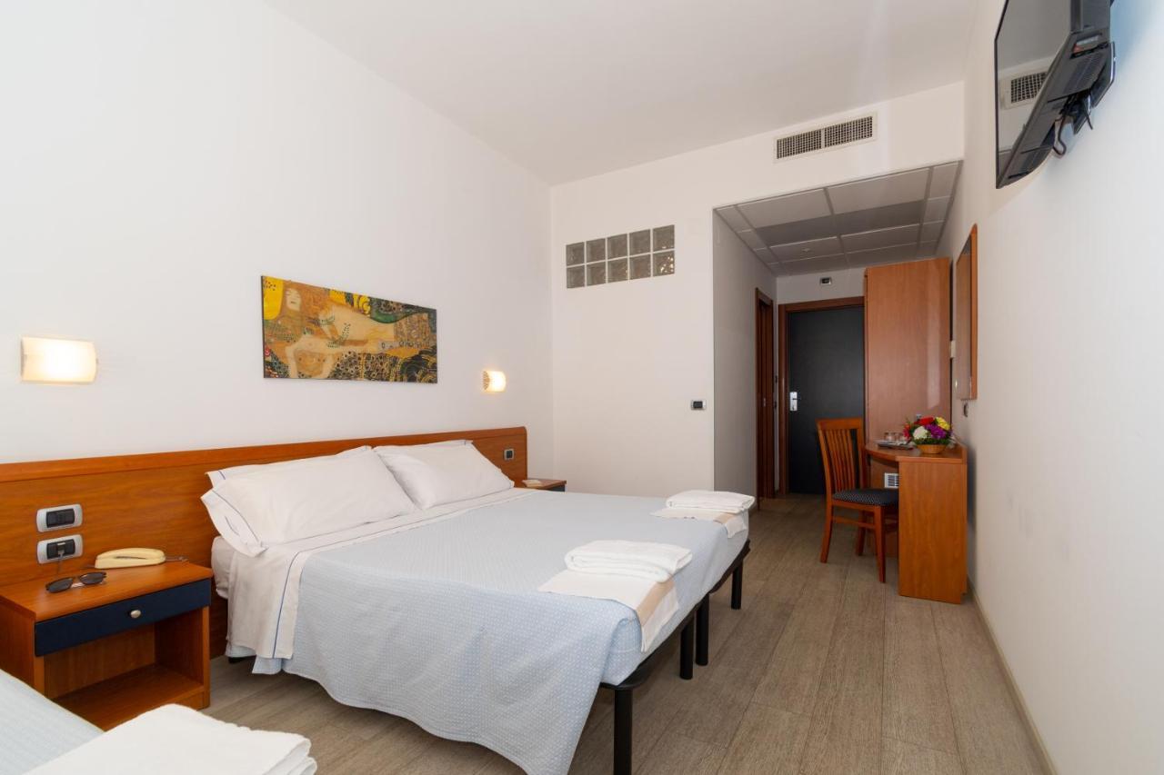 Hotel La Sirenetta Tortoreto Exteriör bild